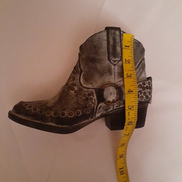 Circle G Leather Studded Western Booties - Picture 13 of 14